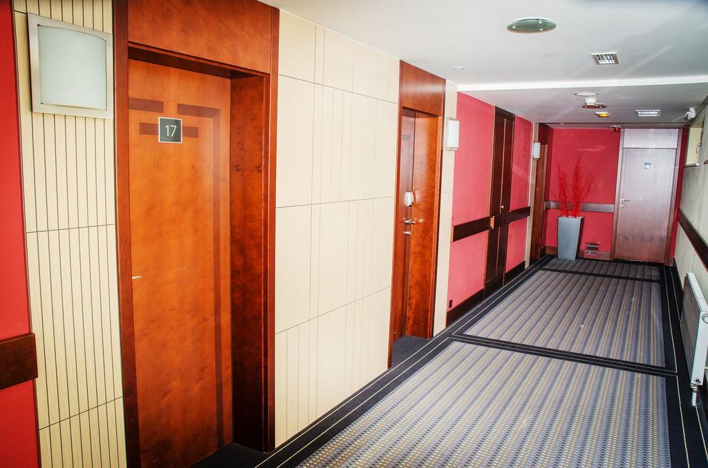 U Zvonu Hotel Пилзен Екстериор снимка