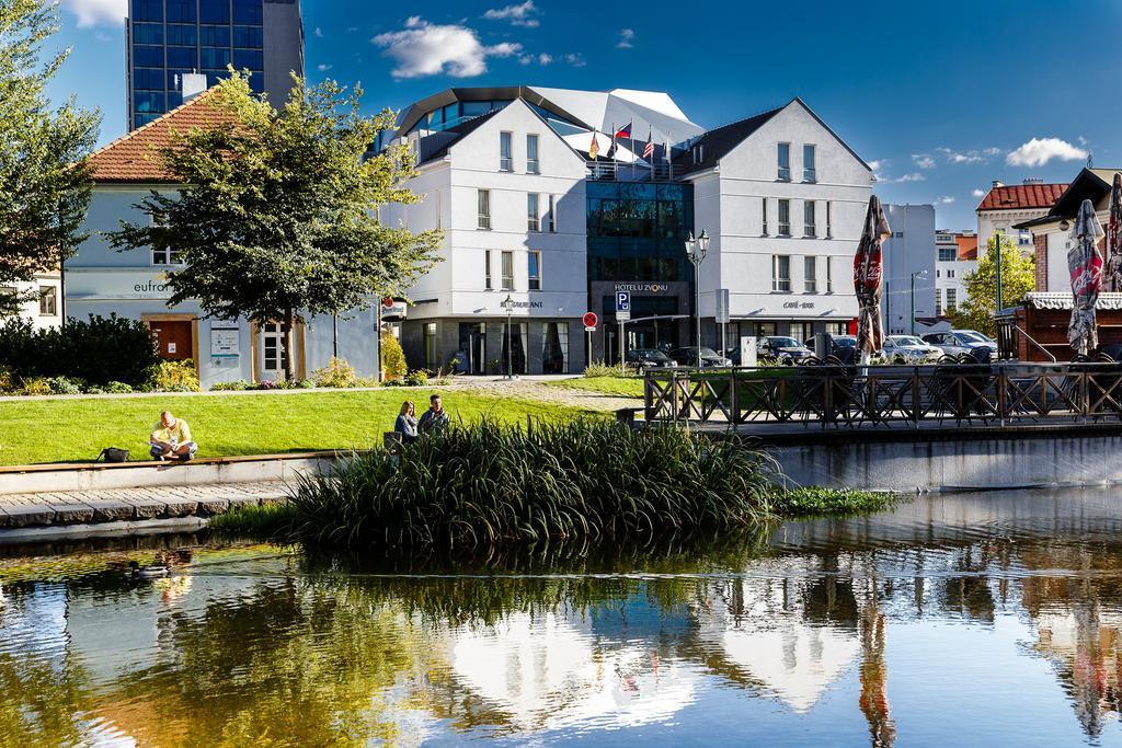 U Zvonu Hotel Пилзен Екстериор снимка