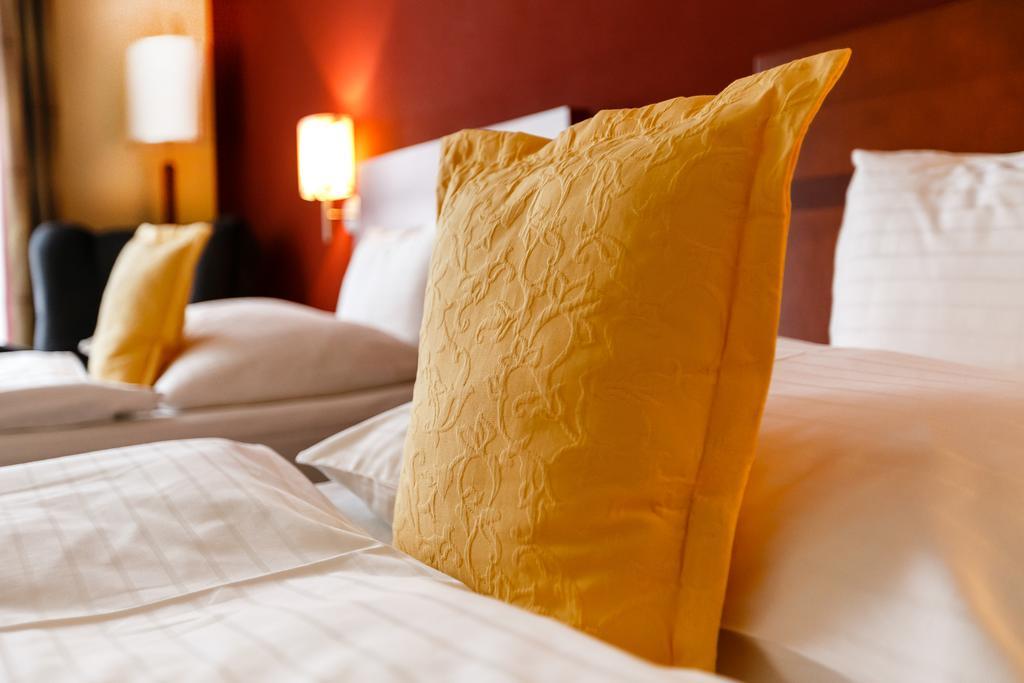 U Zvonu Hotel Пилзен Екстериор снимка