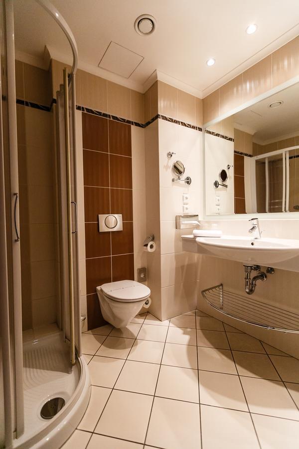 U Zvonu Hotel Пилзен Екстериор снимка