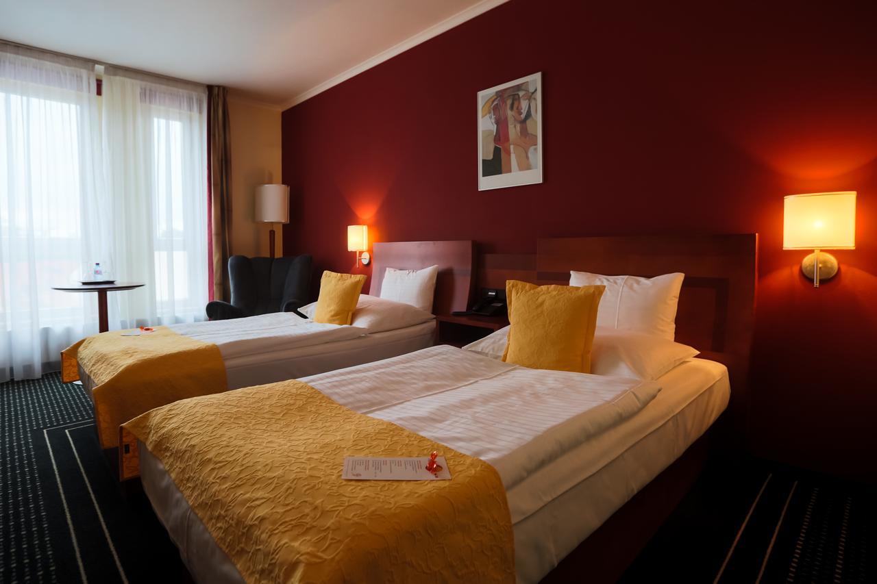U Zvonu Hotel Пилзен Екстериор снимка