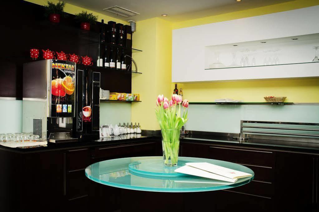 U Zvonu Hotel Пилзен Екстериор снимка