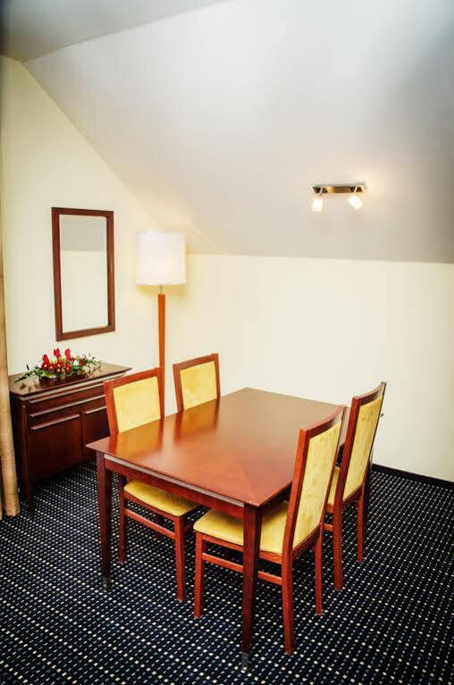 U Zvonu Hotel Пилзен Екстериор снимка